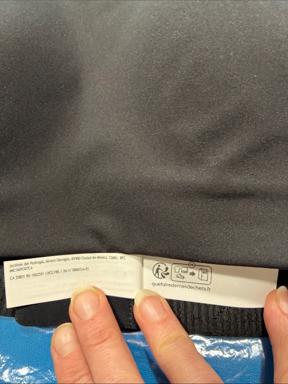 *Brand New* lululemon-  Black Energy High Support Sports Bra - Size 34B- NWT - Picture 6 of 14